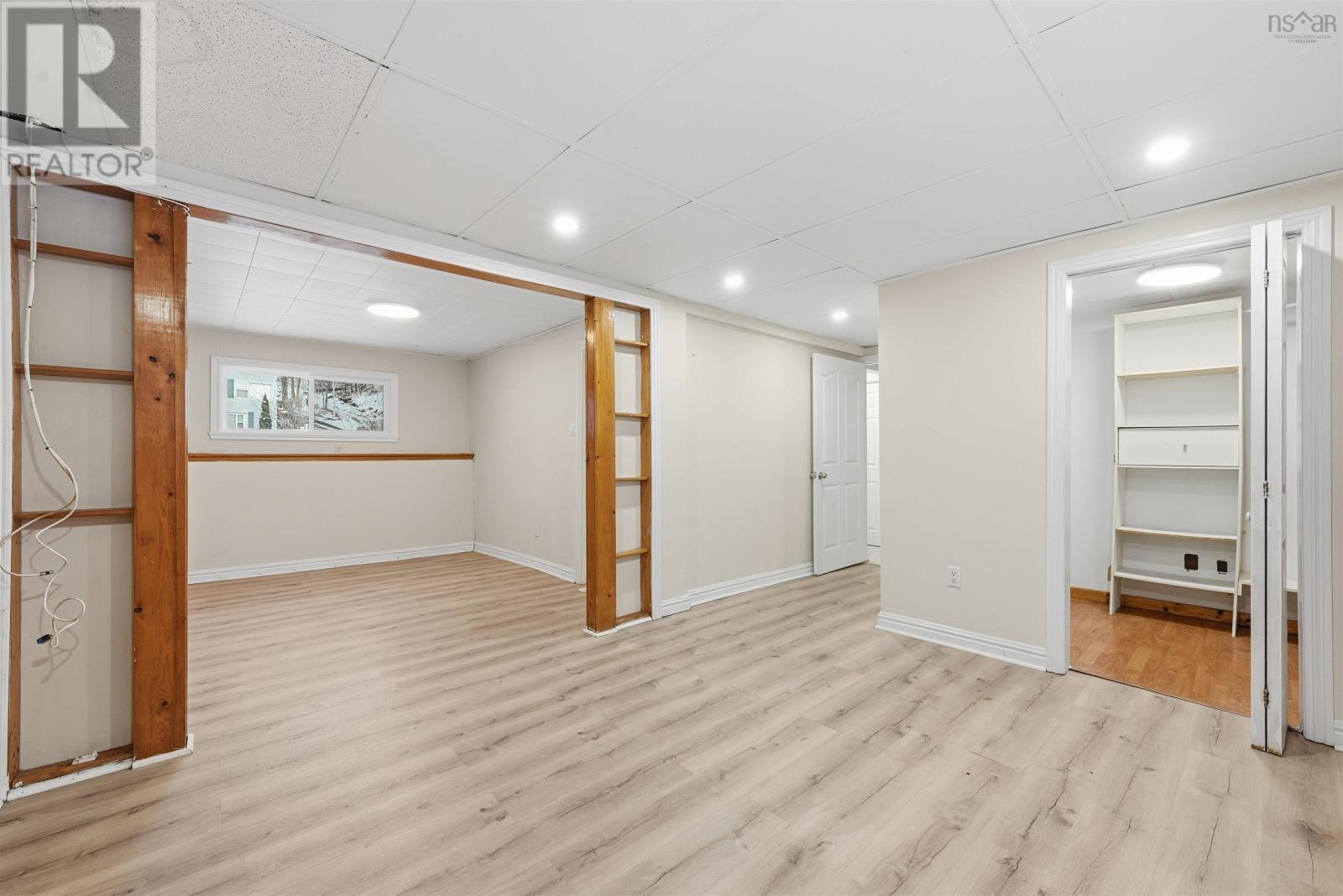 64 MEADOWBROOK DRIVE - 31