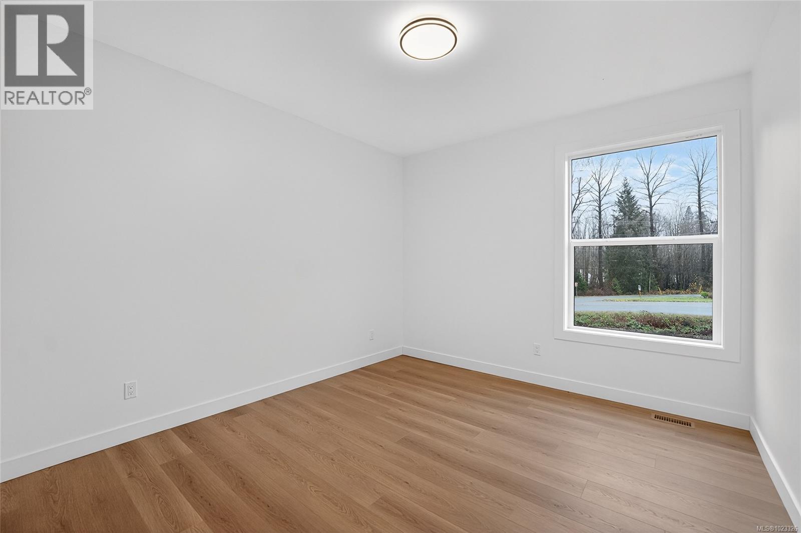 A 122 Plante Cres, Lake Cowichan