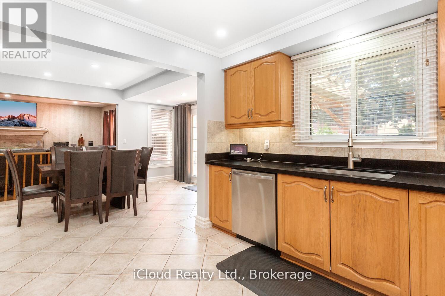 12 NEVILLE CRESCENT - 17