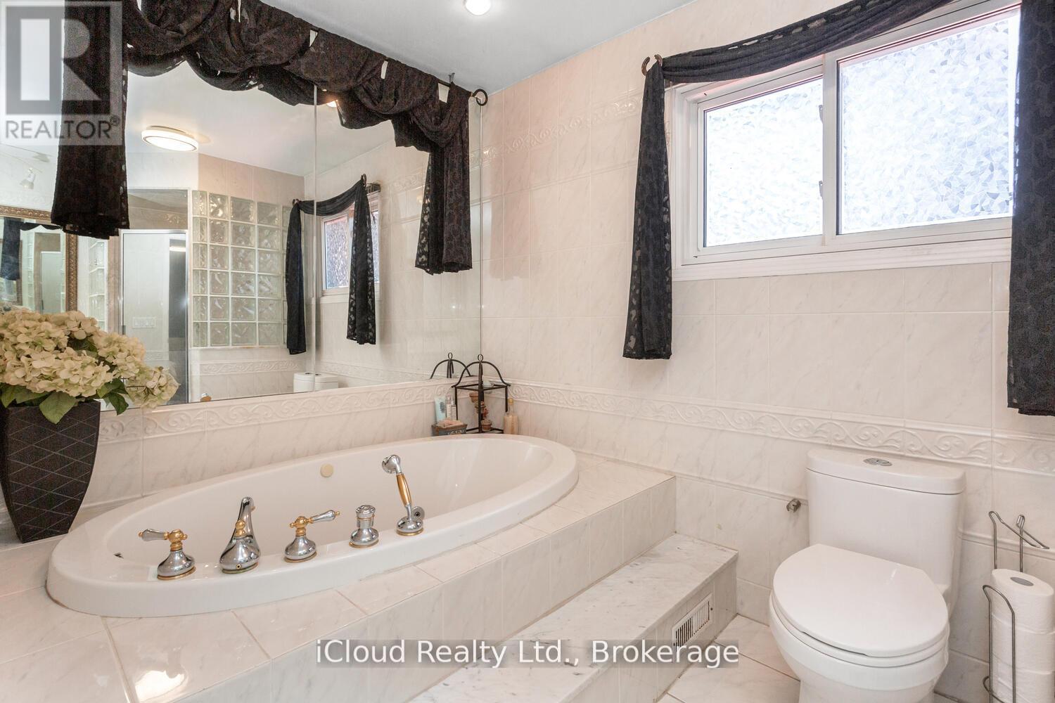 Single Family House for Sale in  NEVILLE CRESCENT Brampton (Westgate) 