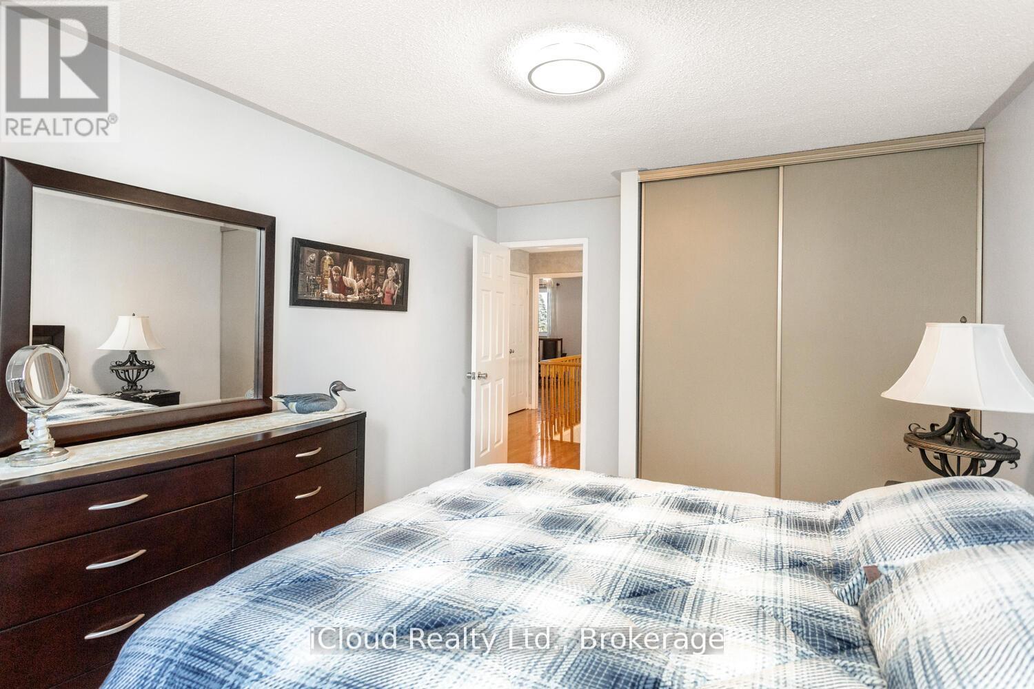 Single Family House for Sale in  NEVILLE CRESCENT Brampton (Westgate) 