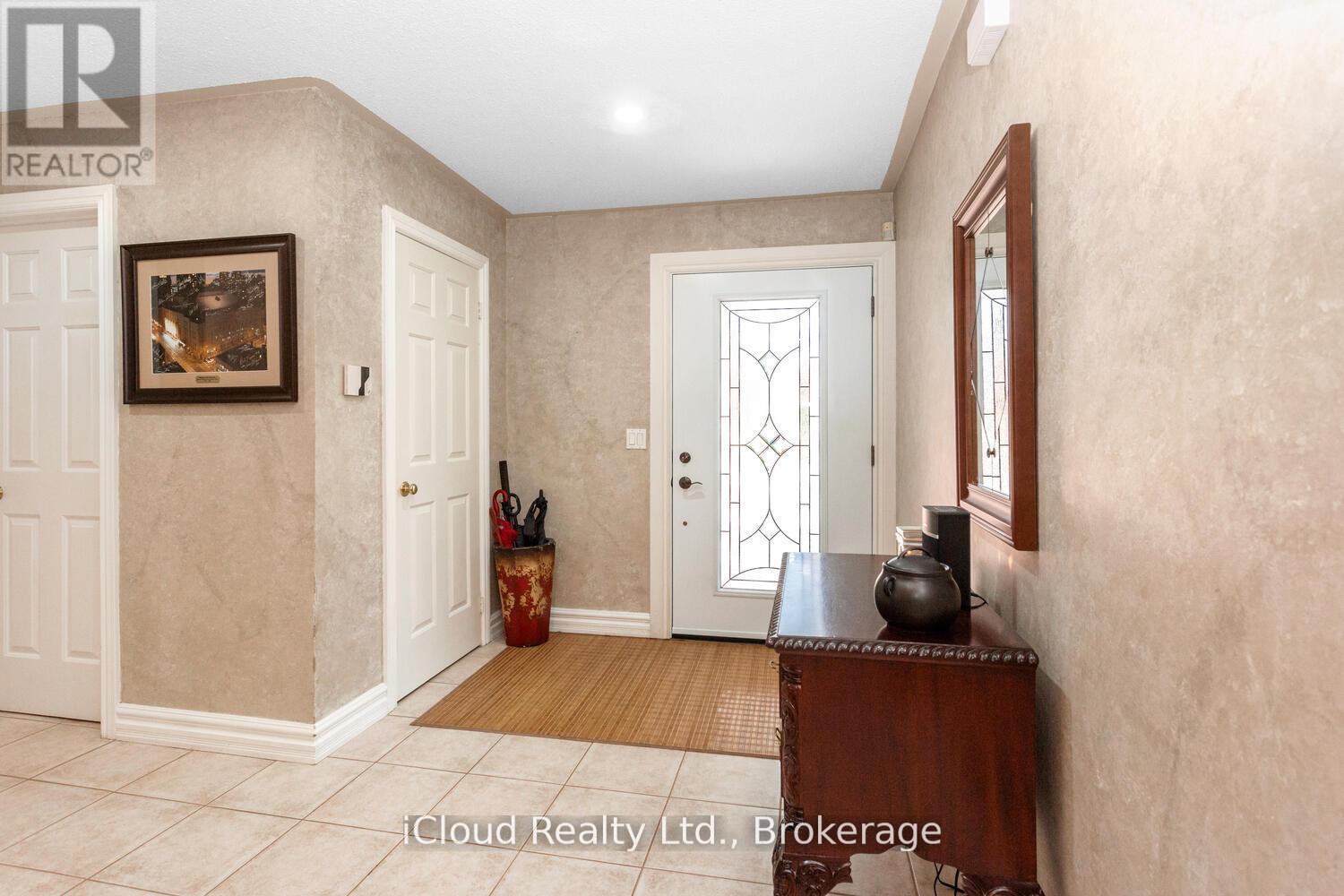 12 NEVILLE CRESCENT - Photo 5 of 50, Brampton (Westgate), Ontario