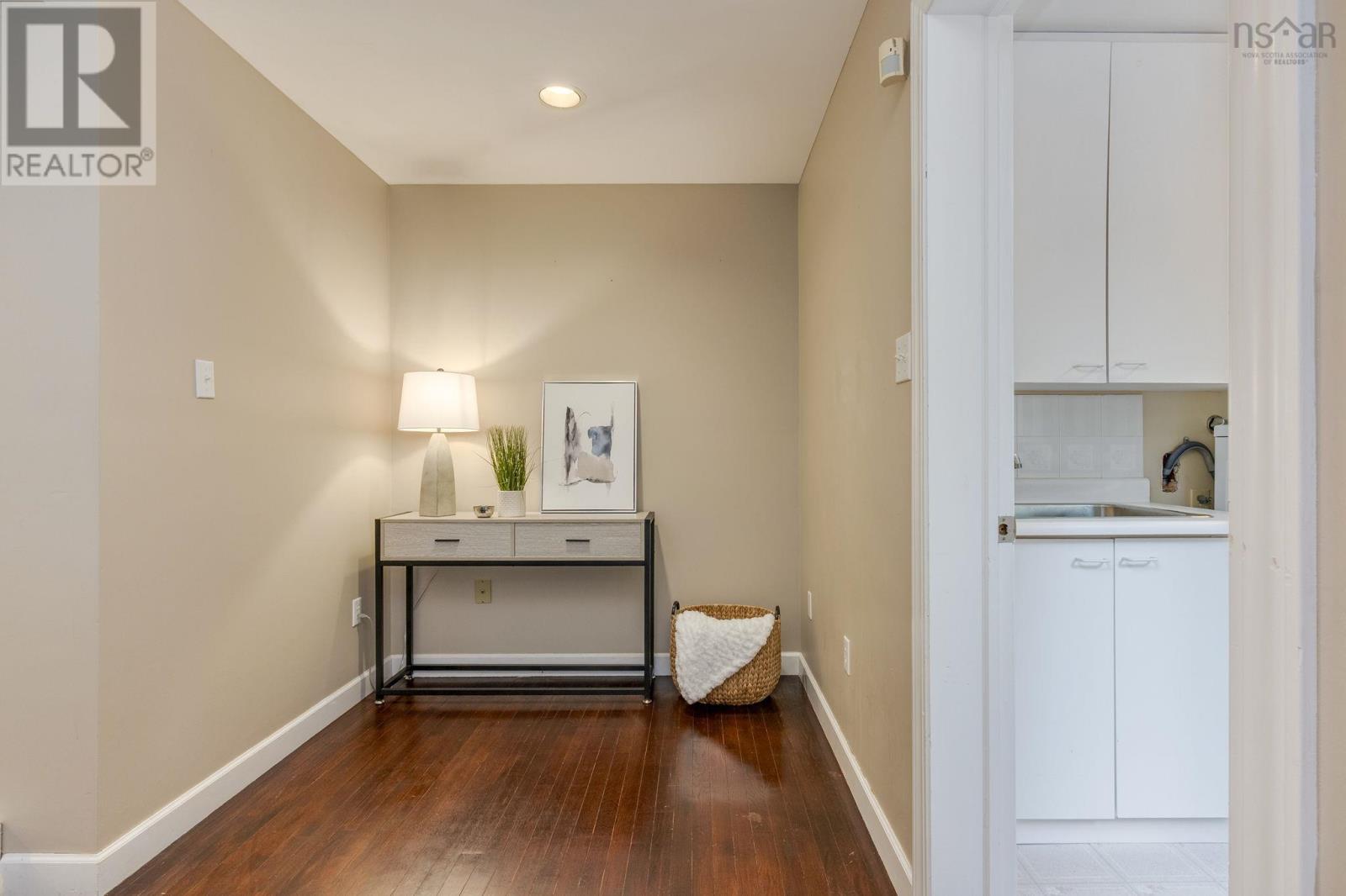 Property 18 of 49 of 173 Cresthaven Drive