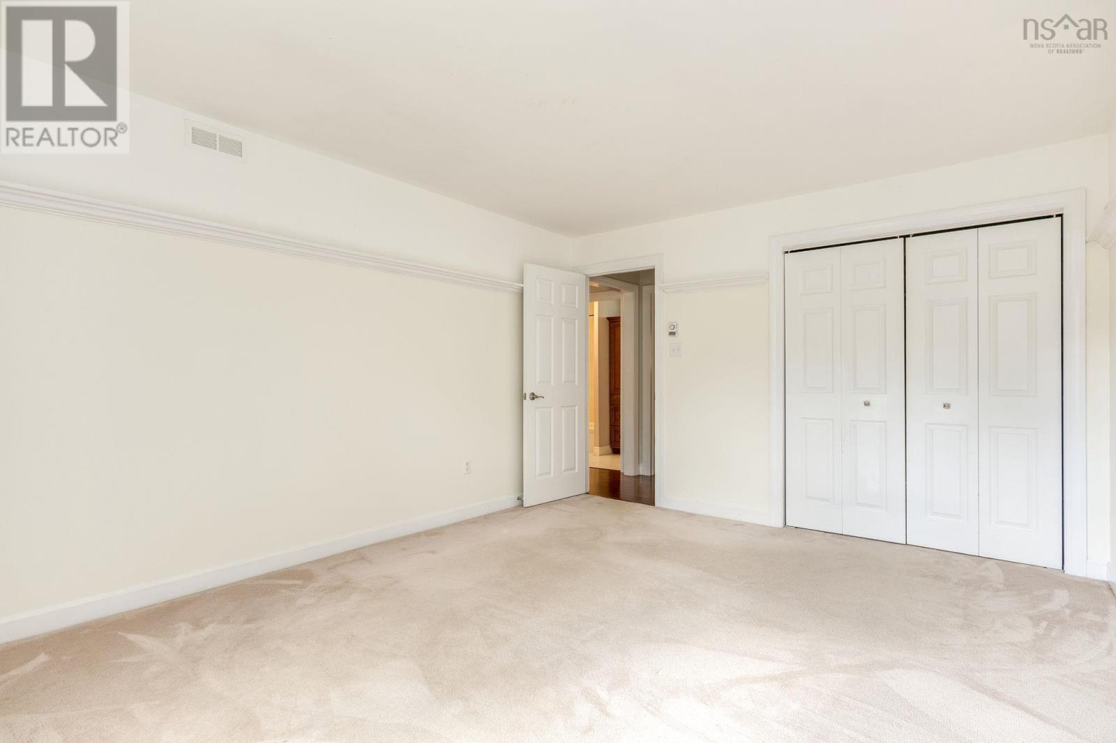 Property 32 of 49 of 173 Cresthaven Drive