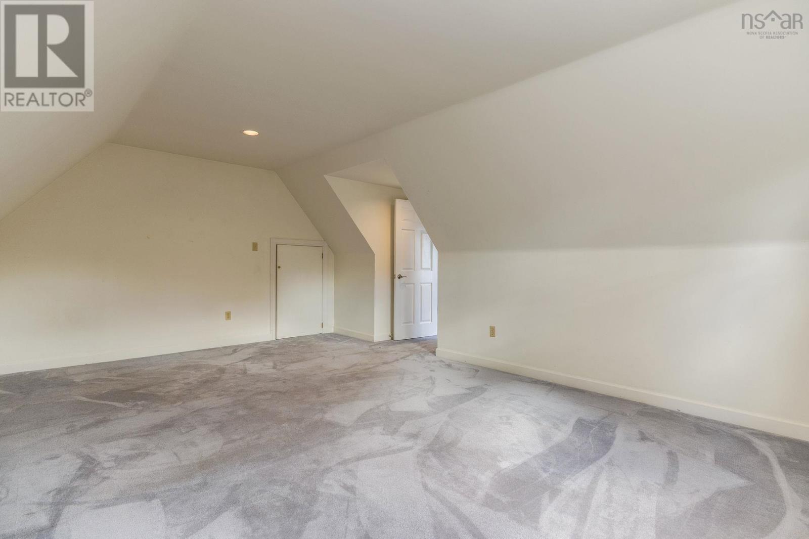 Property 39 of 49 of 173 Cresthaven Drive