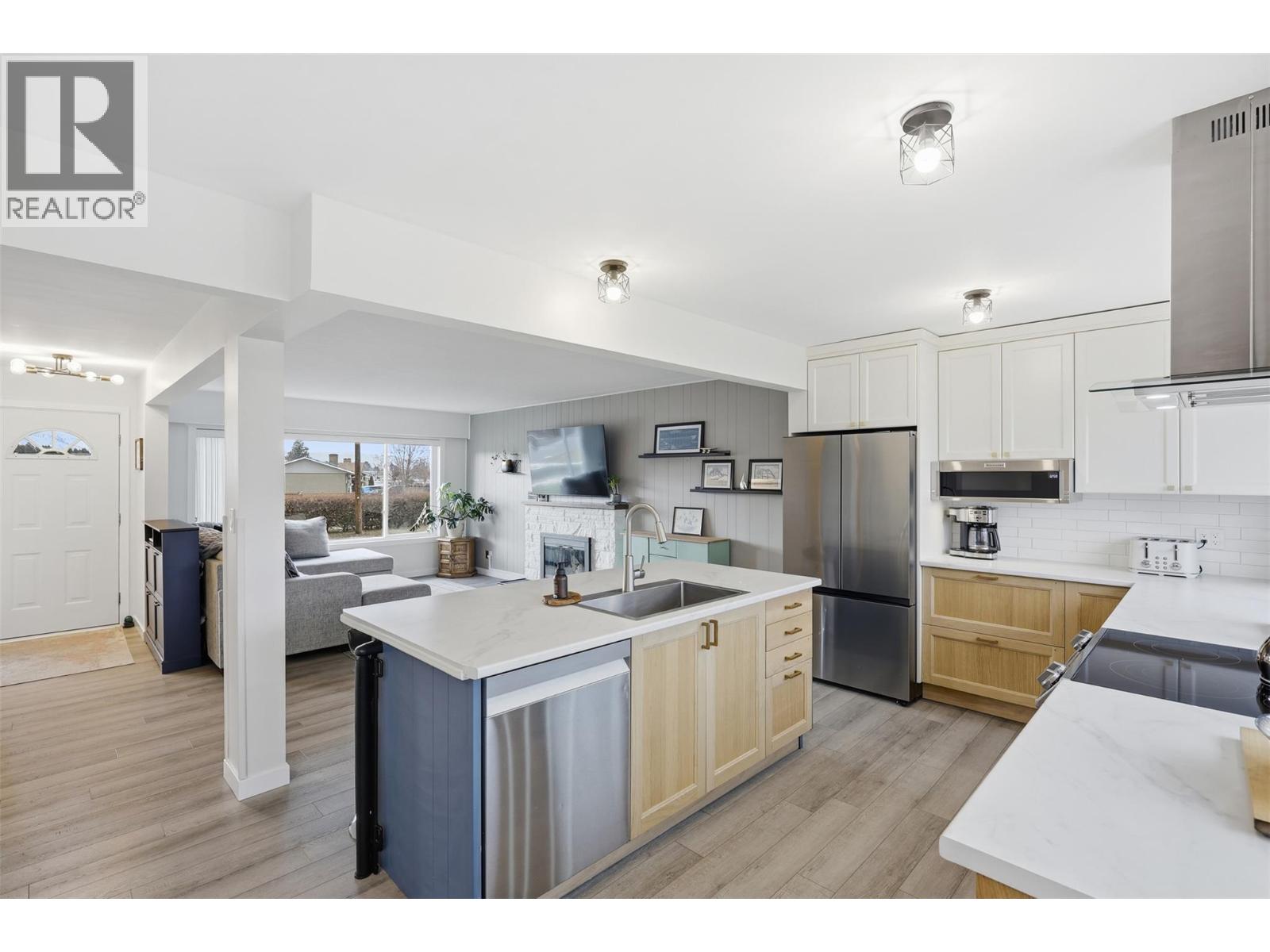 1009 CALMAR PLACE - 11