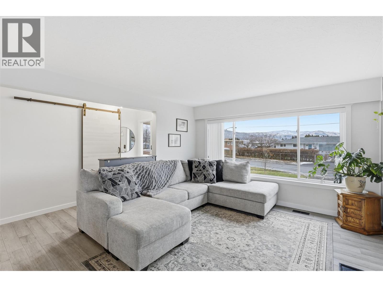 1009 CALMAR PLACE - 14