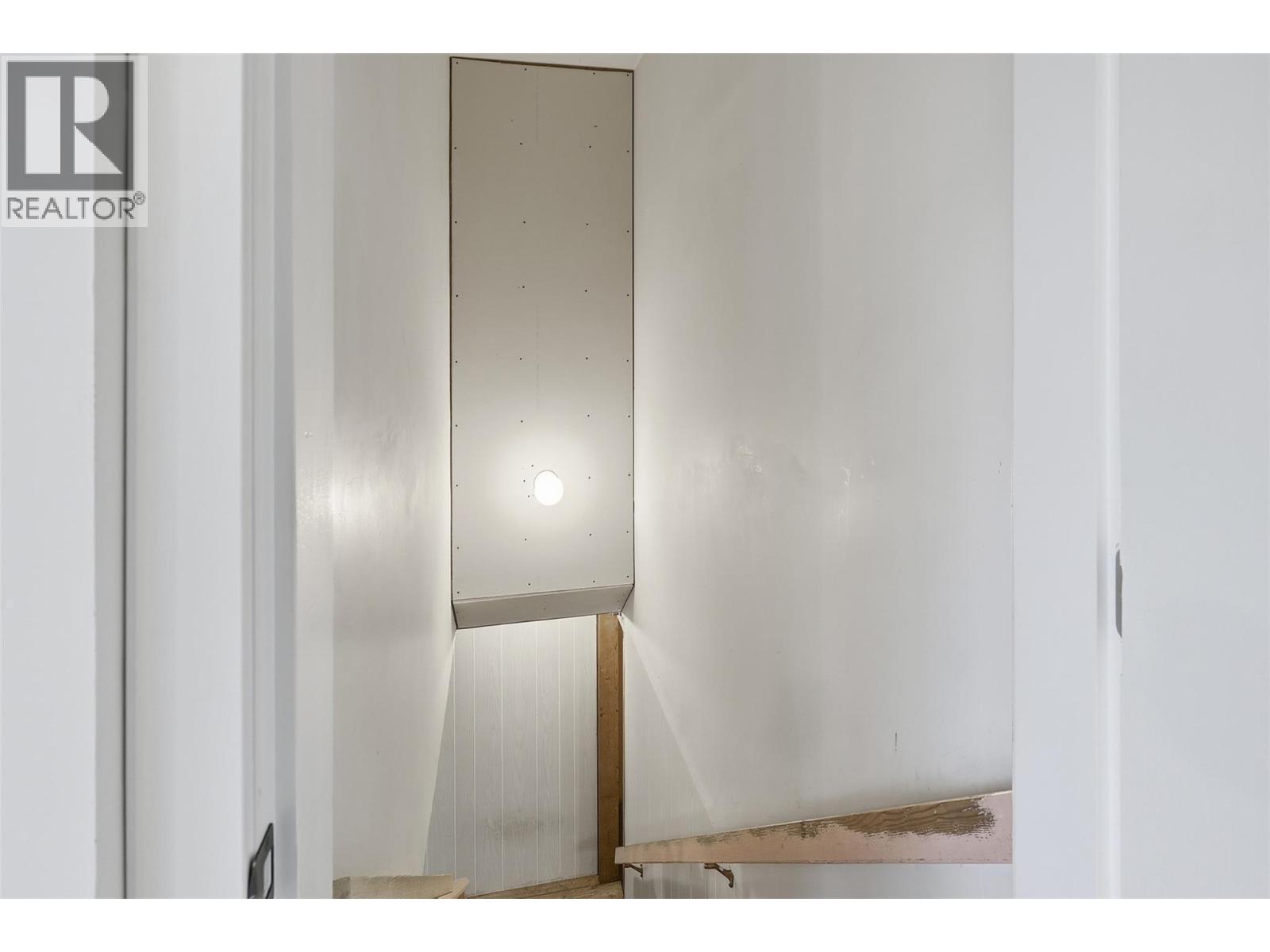 1009 CALMAR PLACE - 29