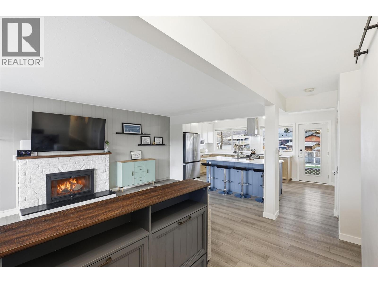 1009 CALMAR PLACE - 10