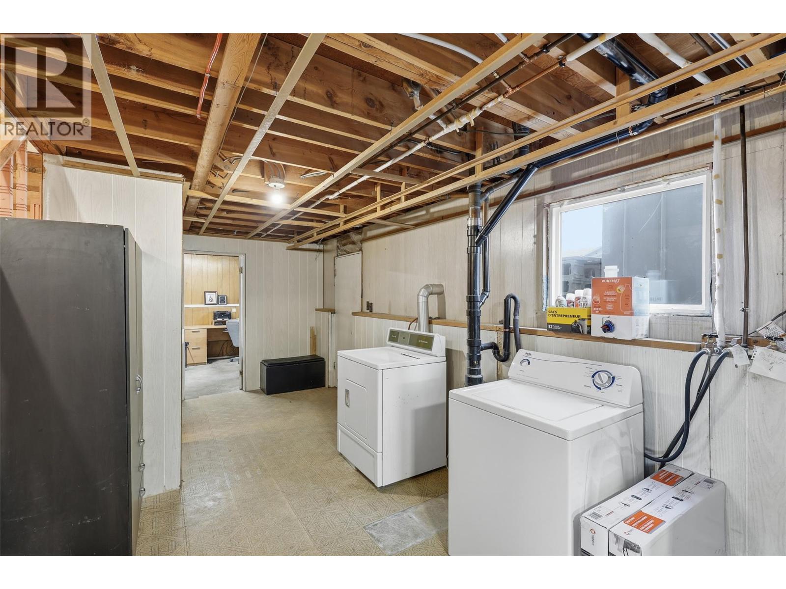 1009 CALMAR PLACE - 30