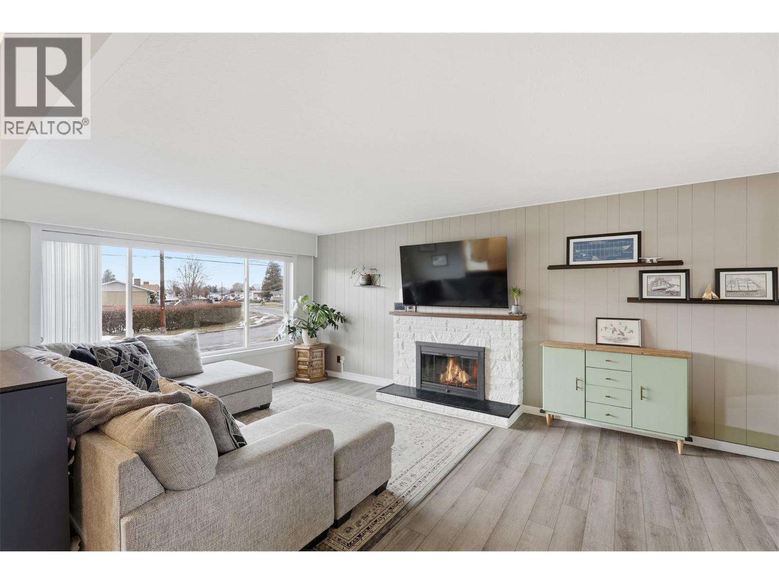 1009 CALMAR PLACE - 12