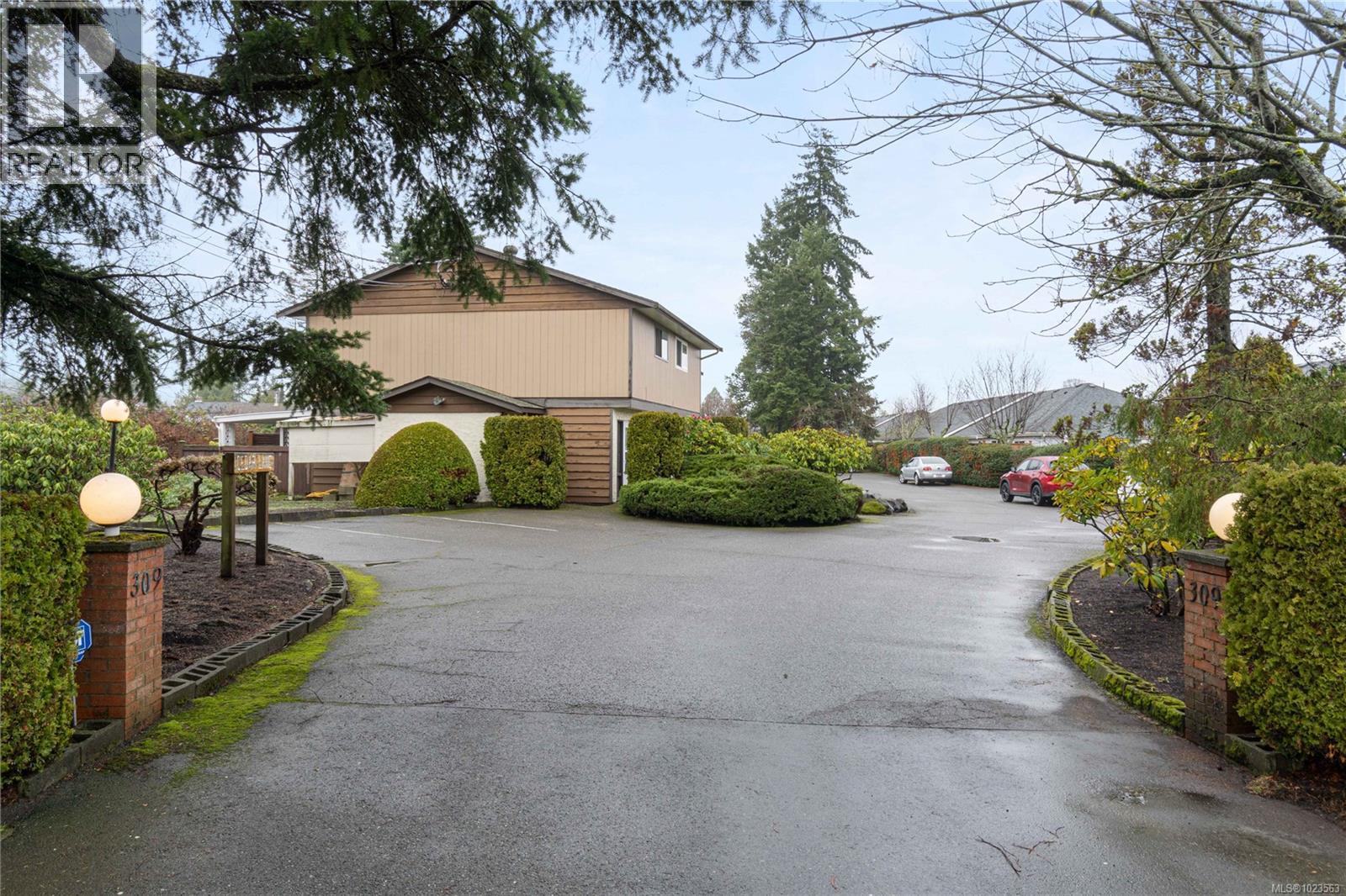 7 309 Moilliet St S, Parksville