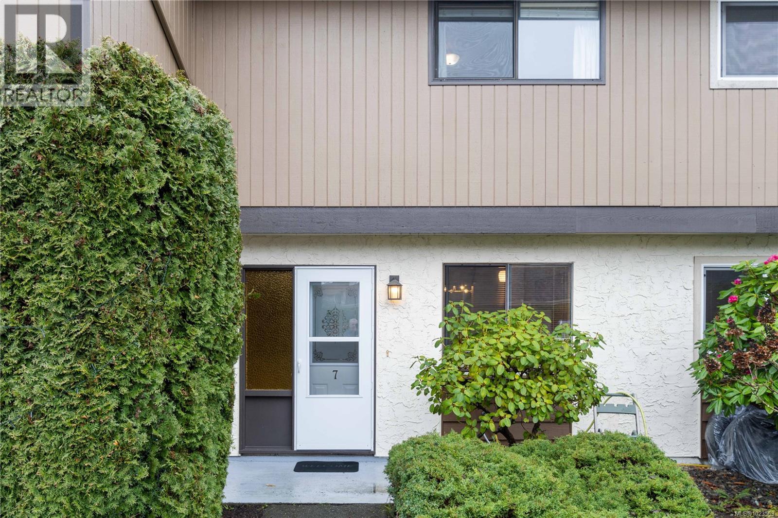 7 309 Moilliet St S, Parksville
