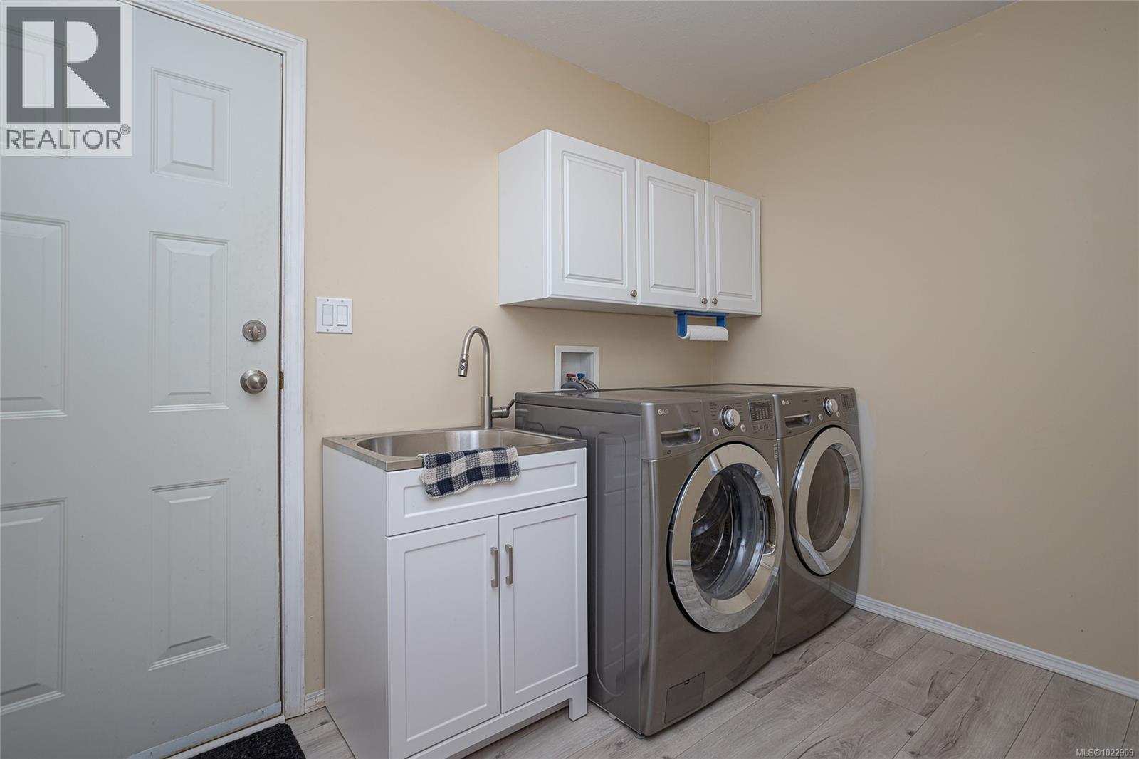 6420 Diana Dr, Duncan