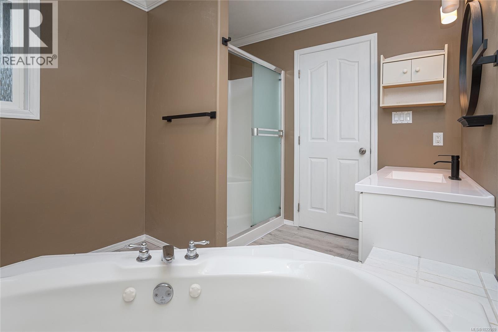 6420 Diana Dr, Duncan