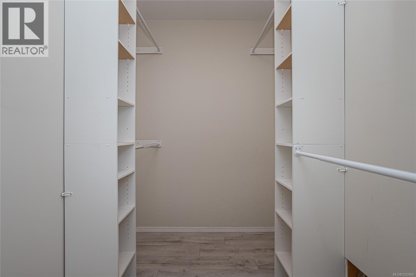 6420 Diana Dr, Duncan