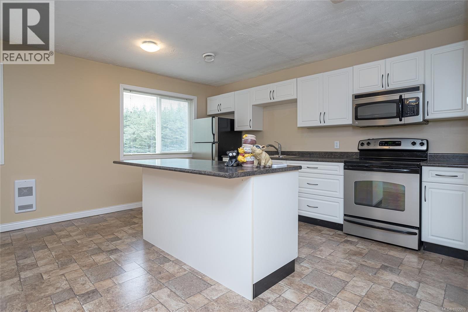 6420 Diana Dr, Duncan