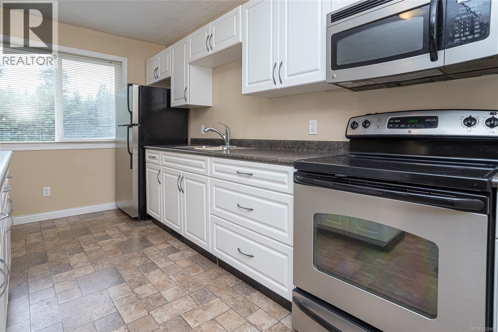 6420 Diana Dr, Duncan