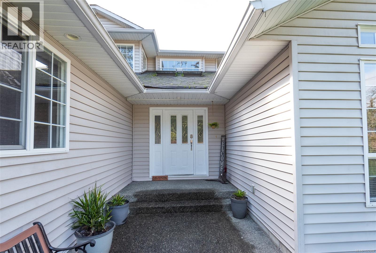 6420 Diana Dr, Duncan