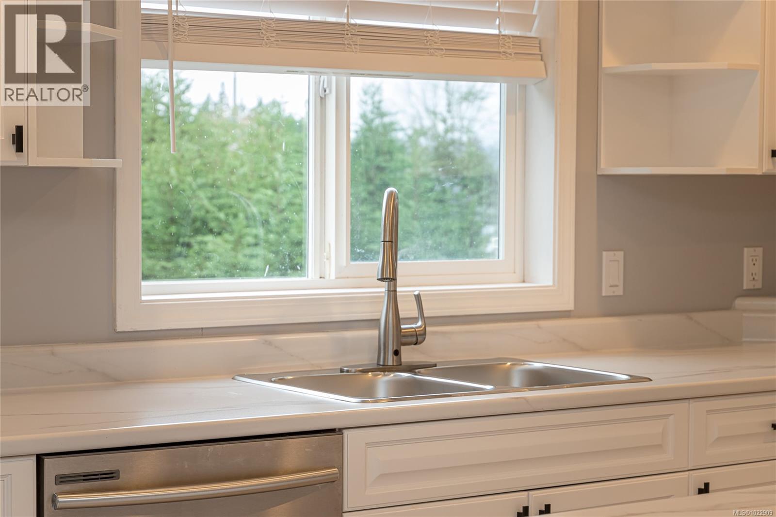 6420 Diana Dr, Duncan