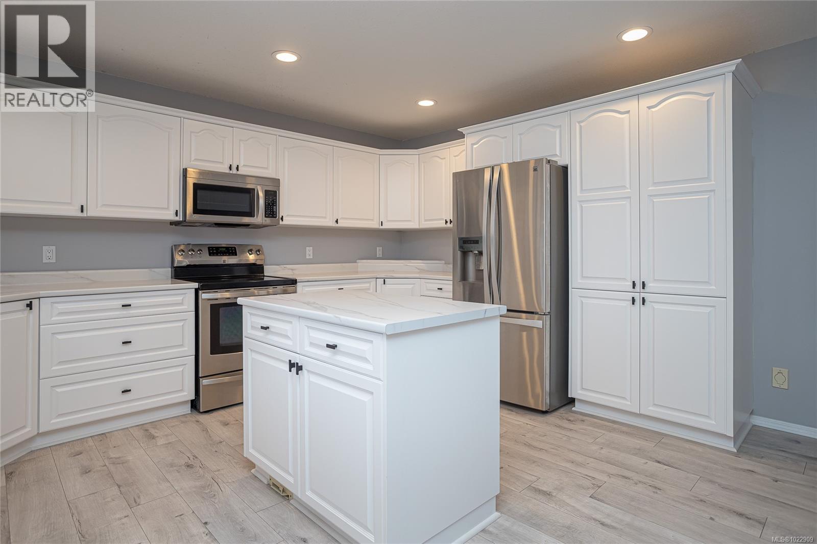 6420 Diana Dr, Duncan