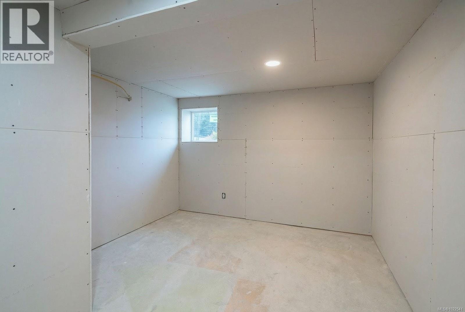 A-112 Roberts St, Ladysmith