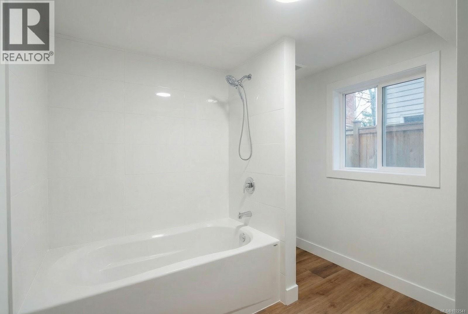 A-112 Roberts St, Ladysmith