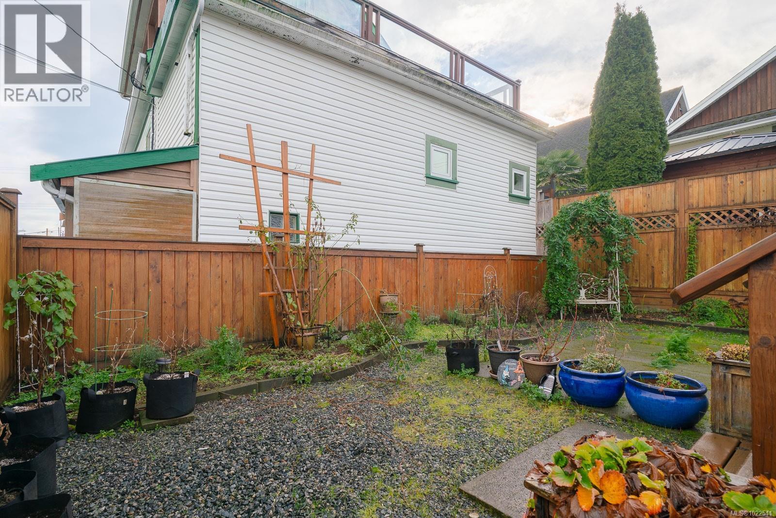 A-112 Roberts St, Ladysmith