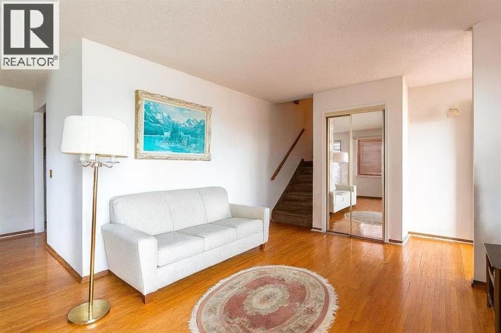 Single Family House 3 Level for Sale in  Hunterslea Crescent NW Huntington Hills Calgary 