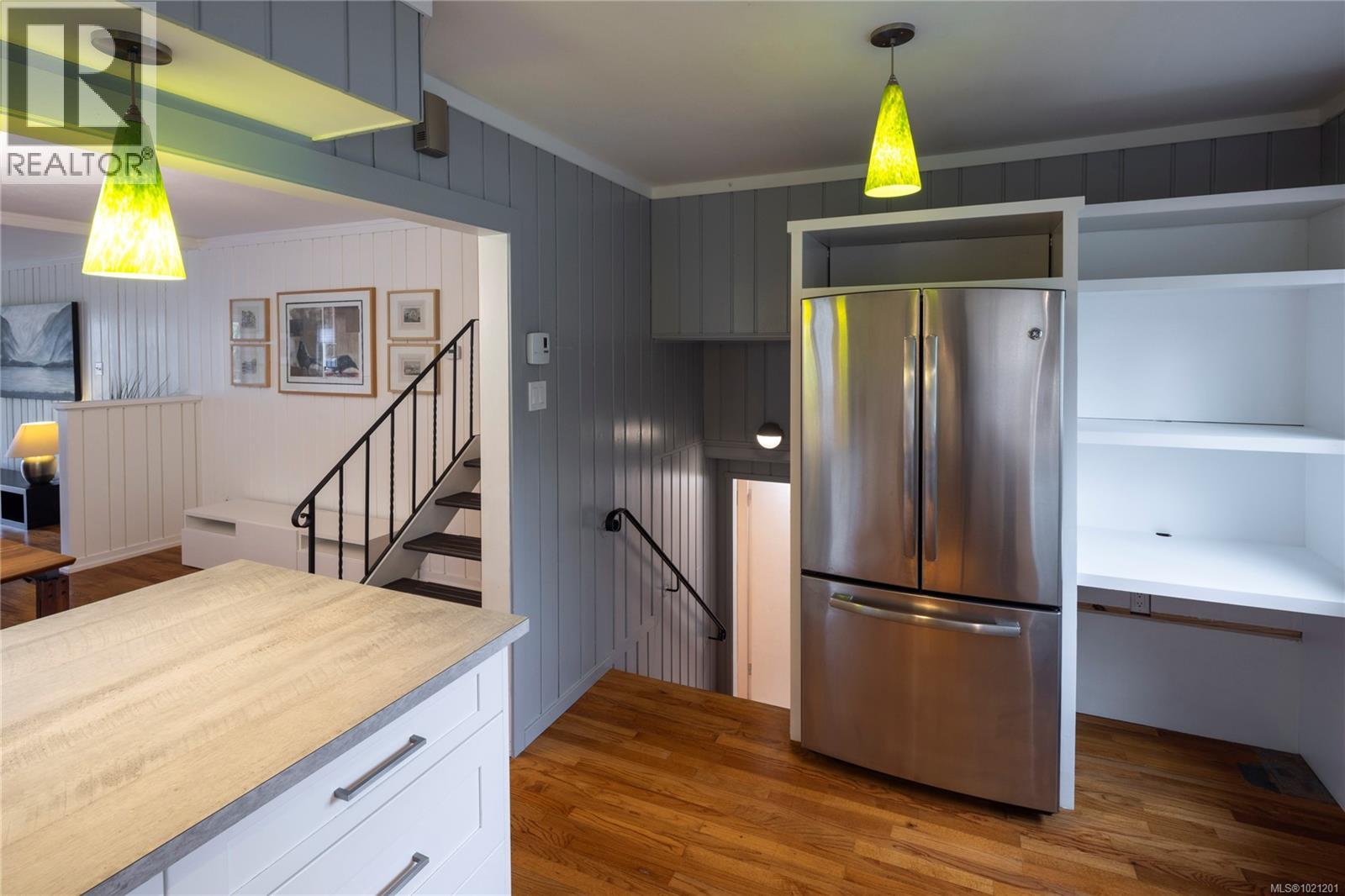 1632 Wilmot Pl, Oak Bay