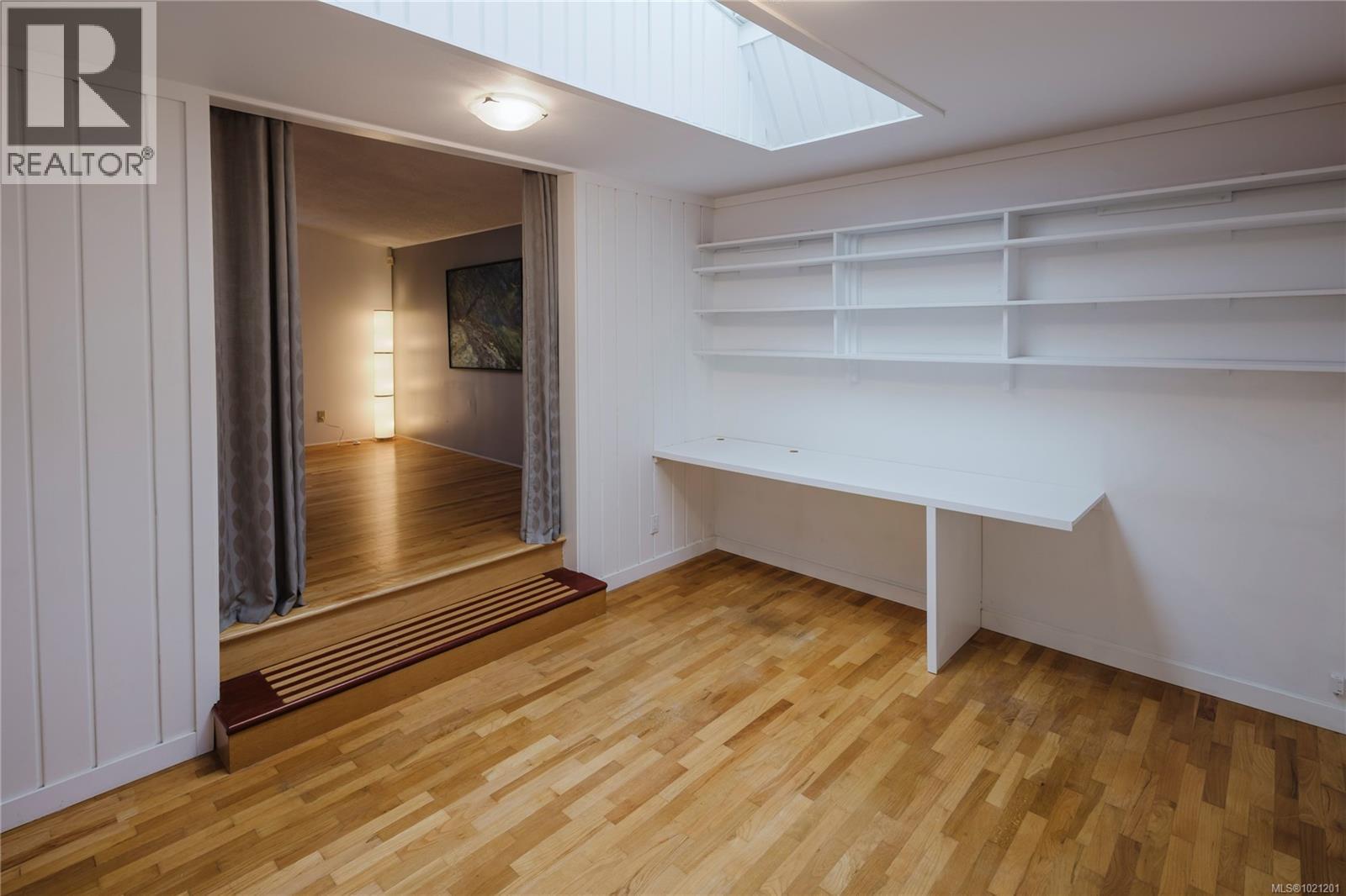 1632 Wilmot Pl, Oak Bay