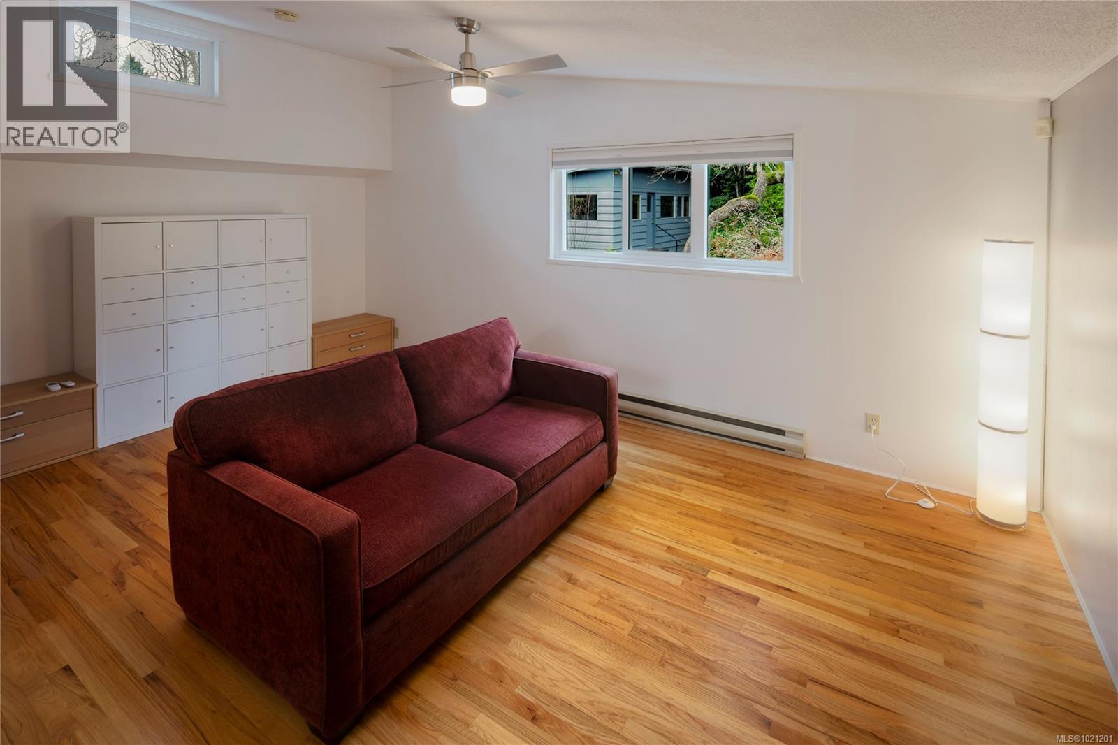 1632 Wilmot Pl, Oak Bay