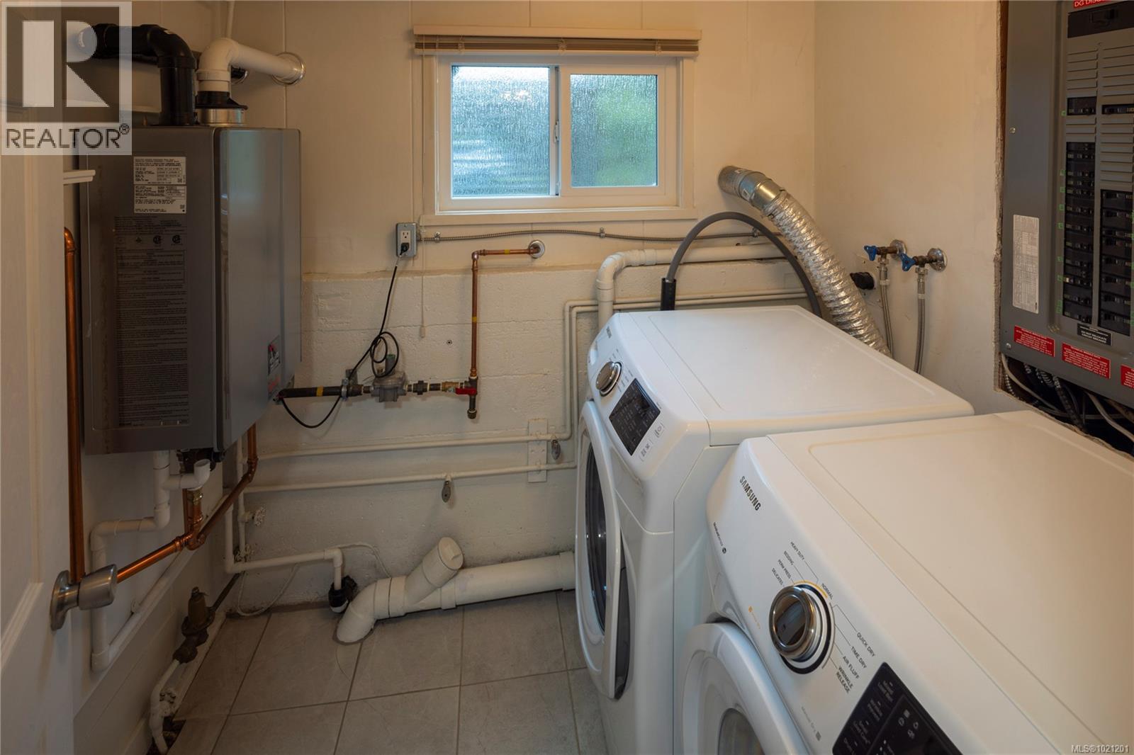 1632 Wilmot Pl, Oak Bay