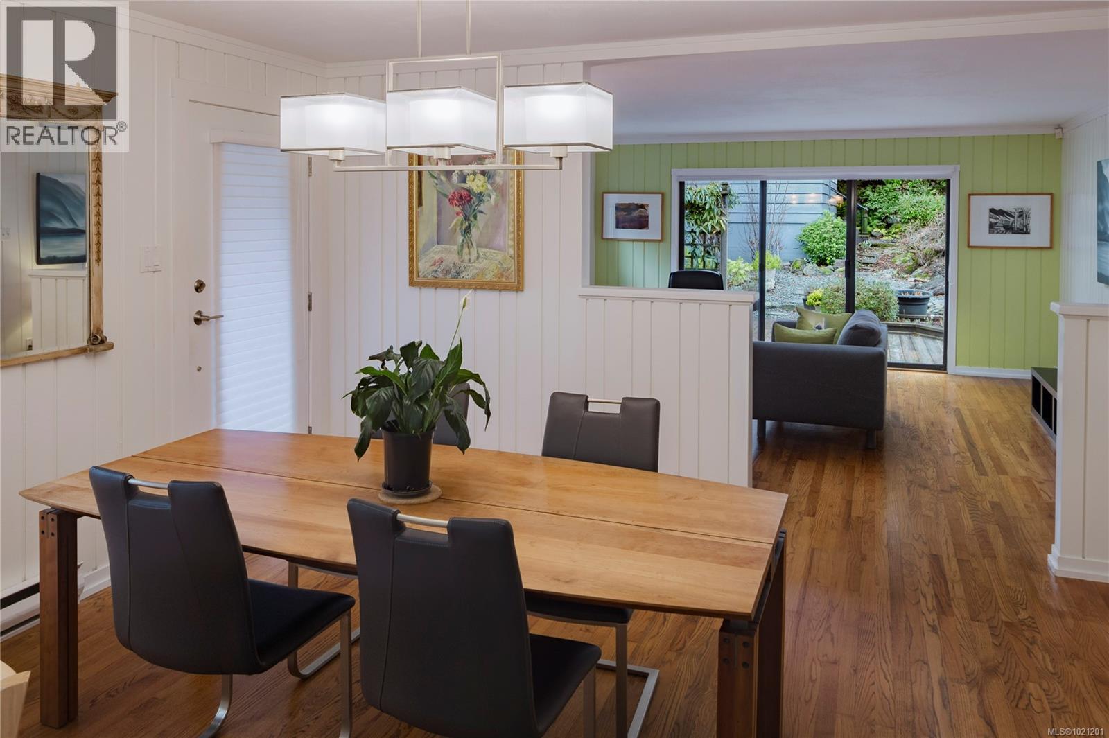 1632 Wilmot Pl, Oak Bay