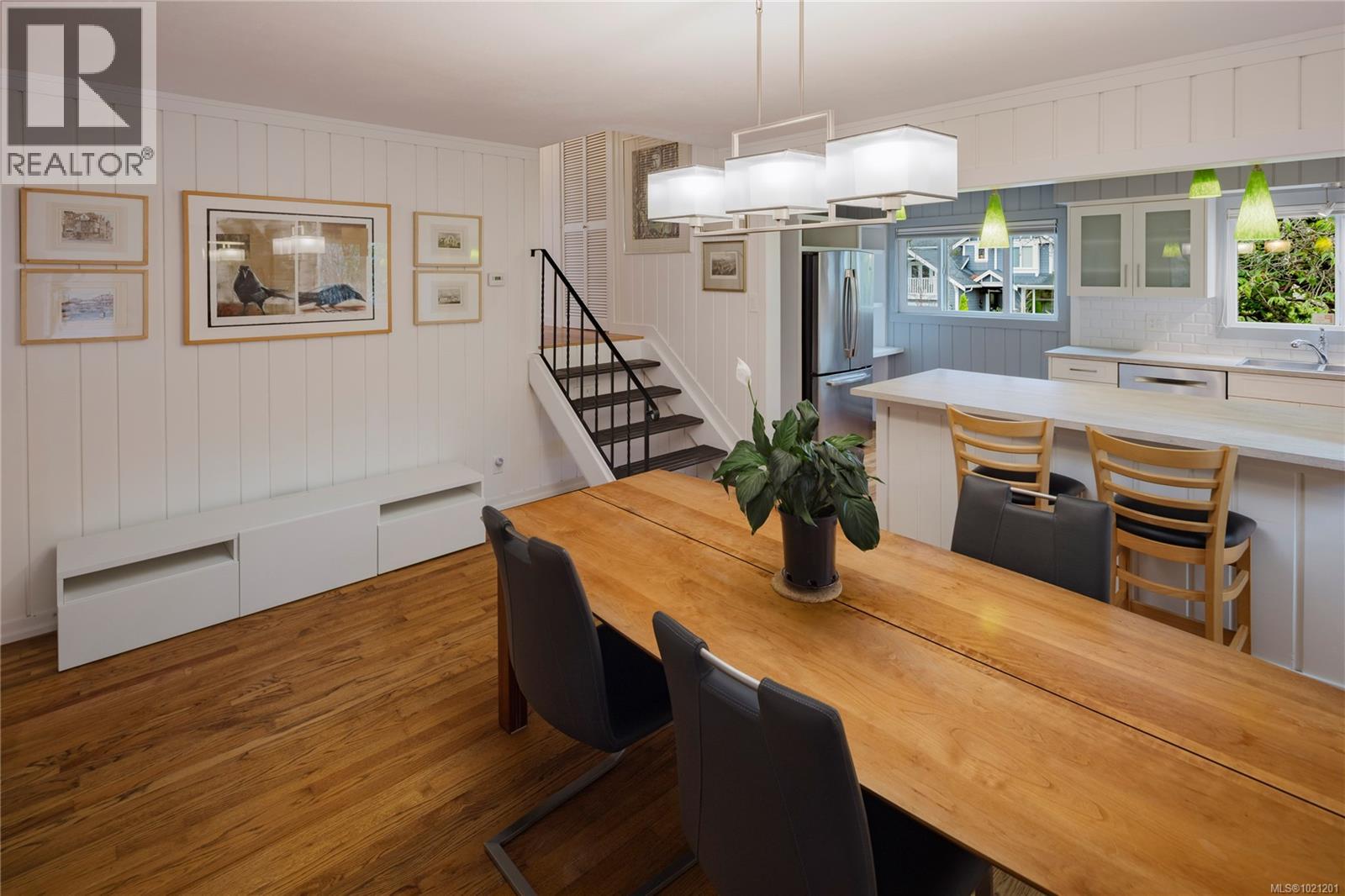 1632 Wilmot Pl, Oak Bay