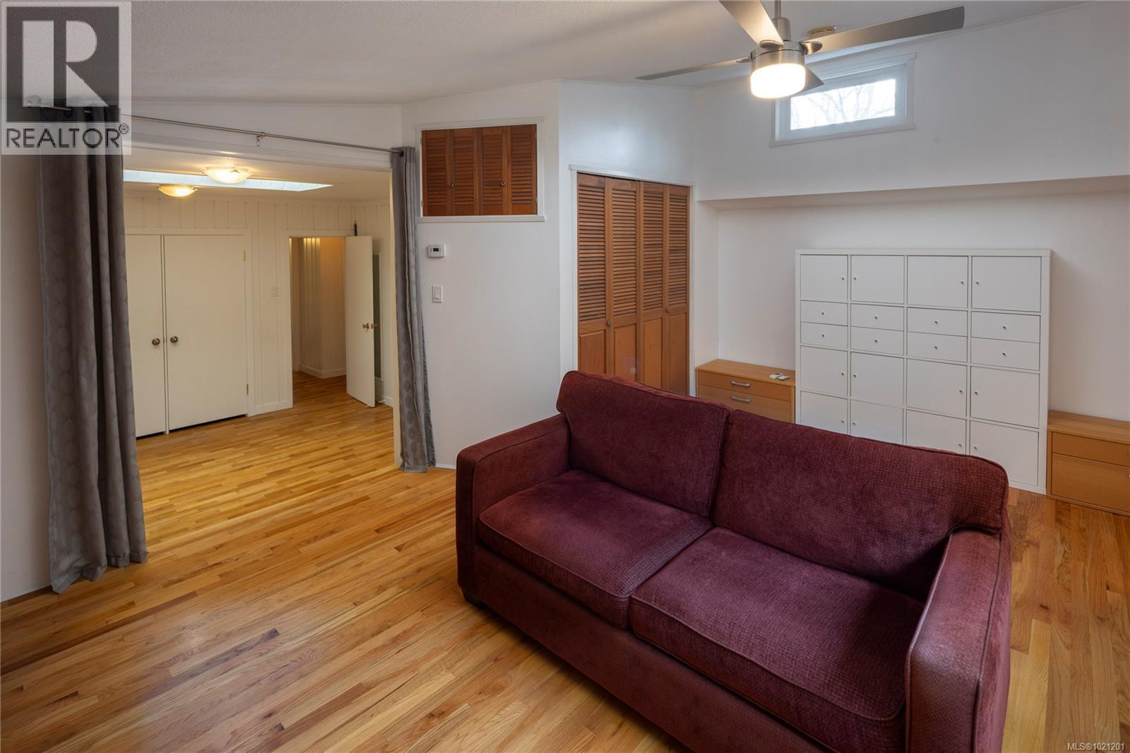 1632 Wilmot Pl, Oak Bay