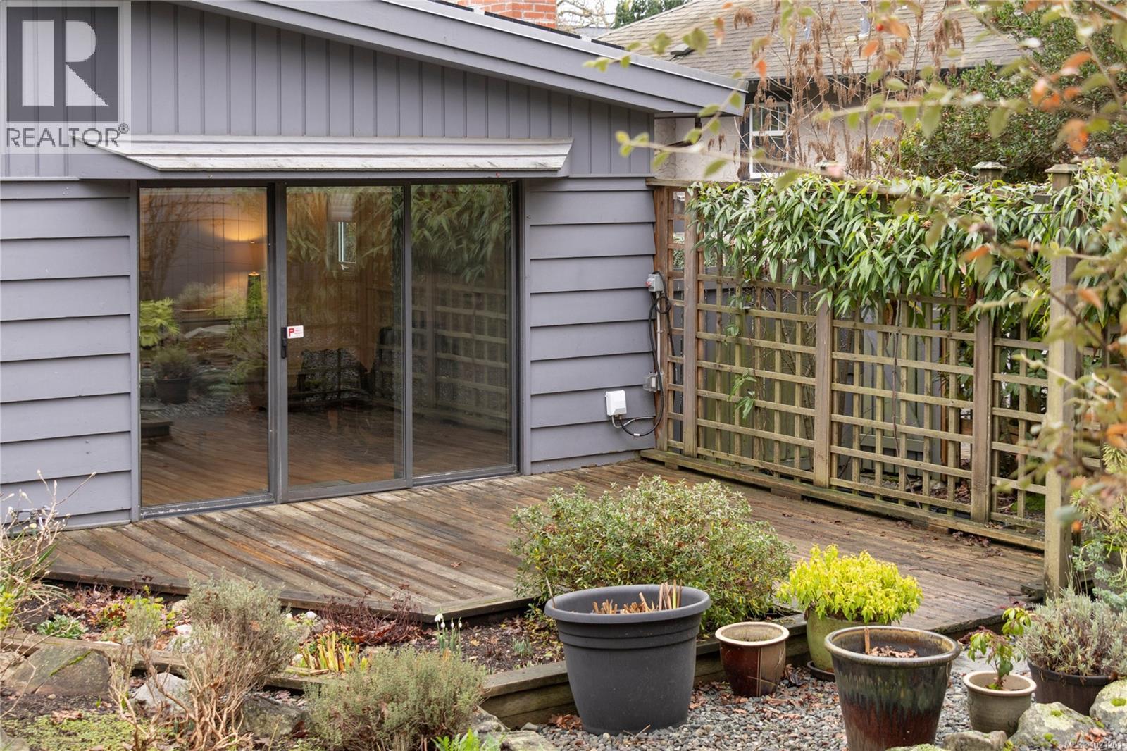 1632 Wilmot Pl, Oak Bay