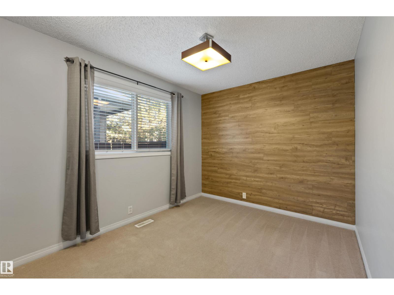 40 WINDSOR CR, St. Albert