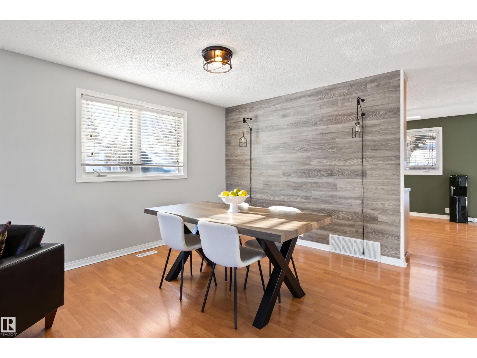 40 WINDSOR CR, St. Albert