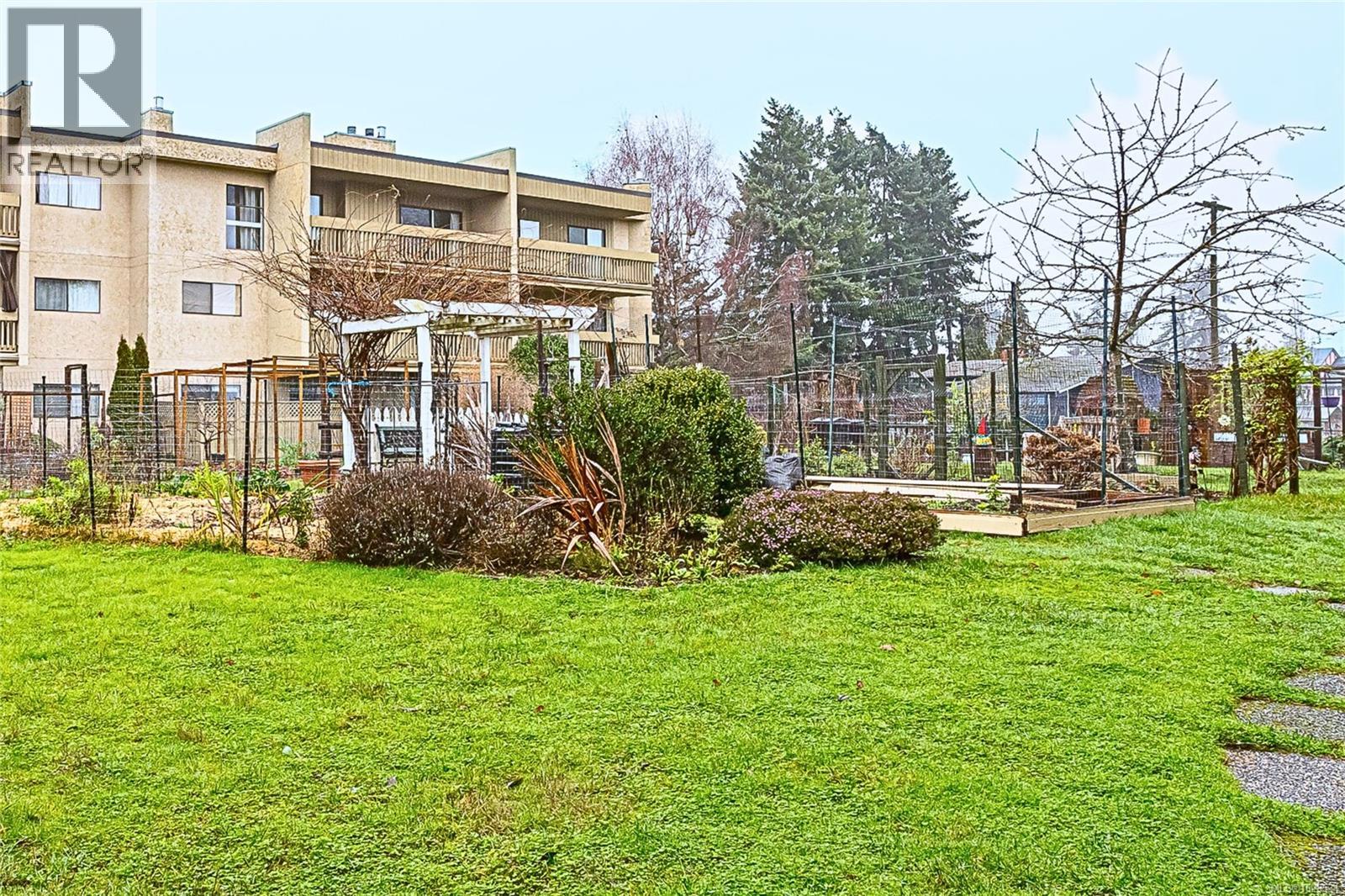 201 363 Morison Ave, Parksville