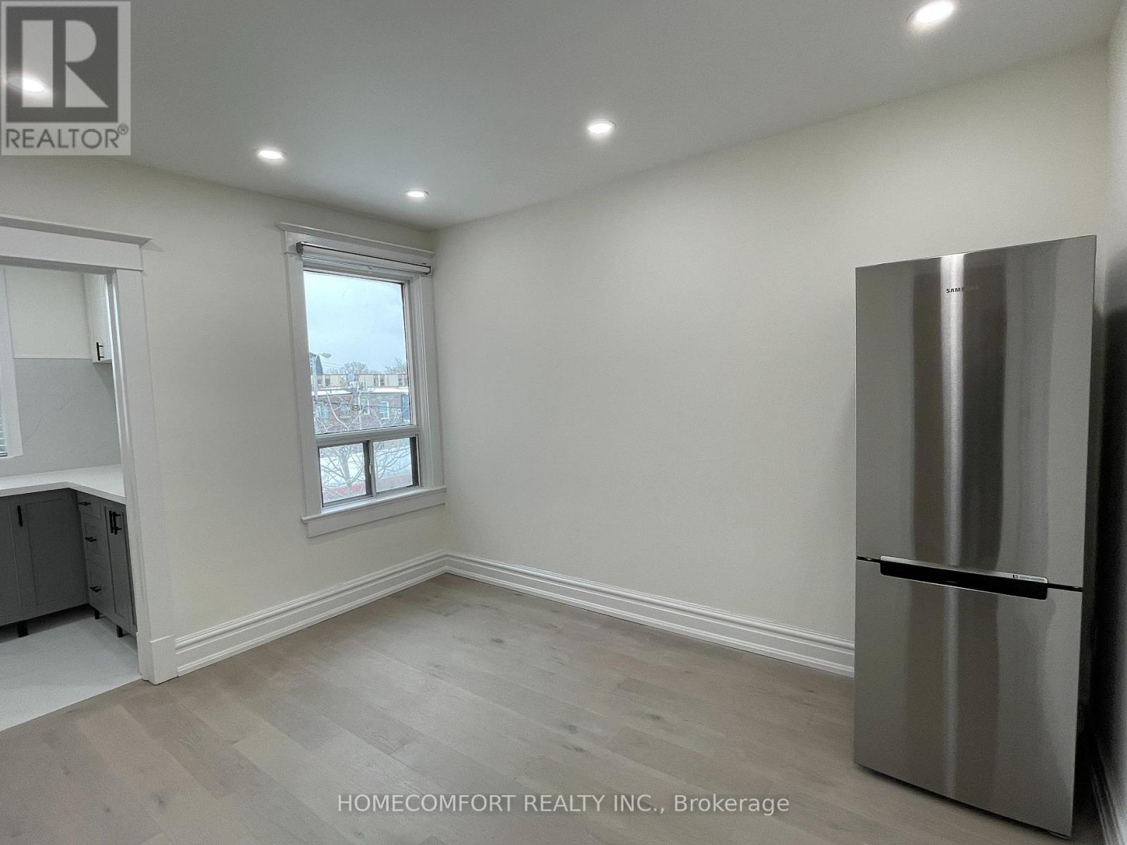 UPPER - 33 STRATHMORE BOULEVARD - Photo 3 of 30, Toronto (Danforth), Ontario