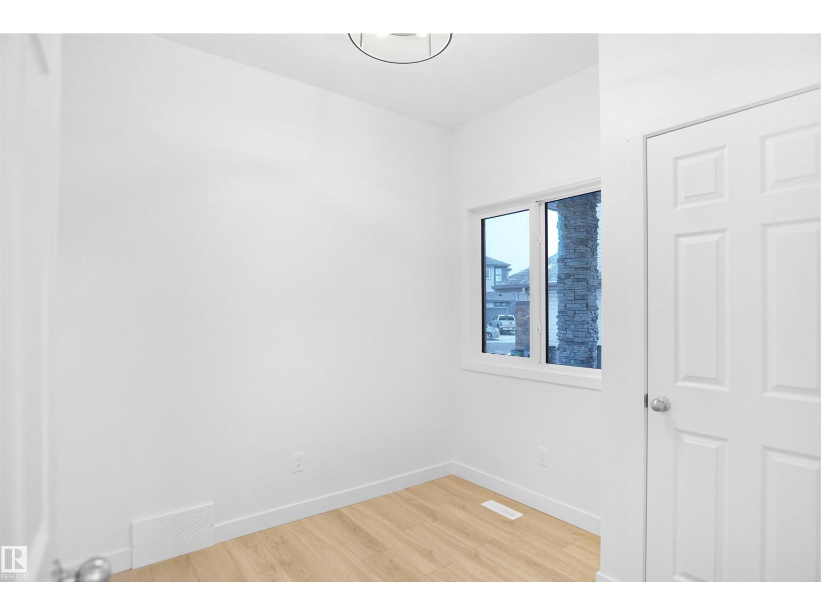 1323 11 AV NW, Edmonton