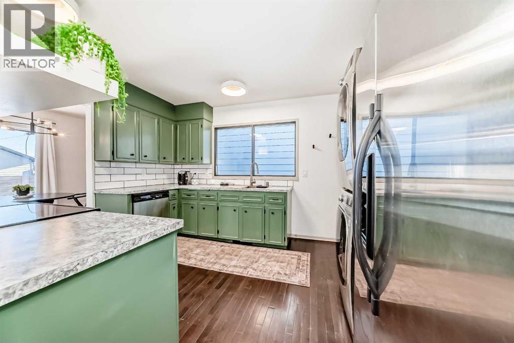 Single Family House Bungalow for Sale in  Bermondsey Crescent NW Beddington Heights Calgary 