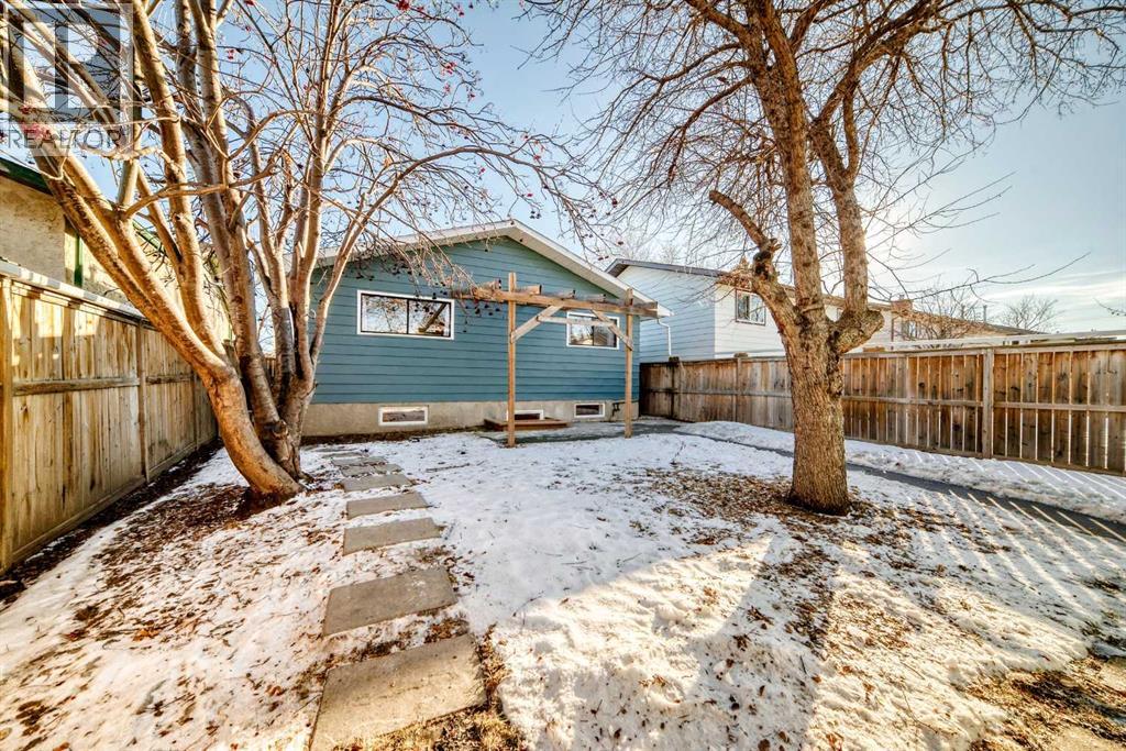 Single Family House Bungalow for Sale in  Bermondsey Crescent NW Beddington Heights Calgary 