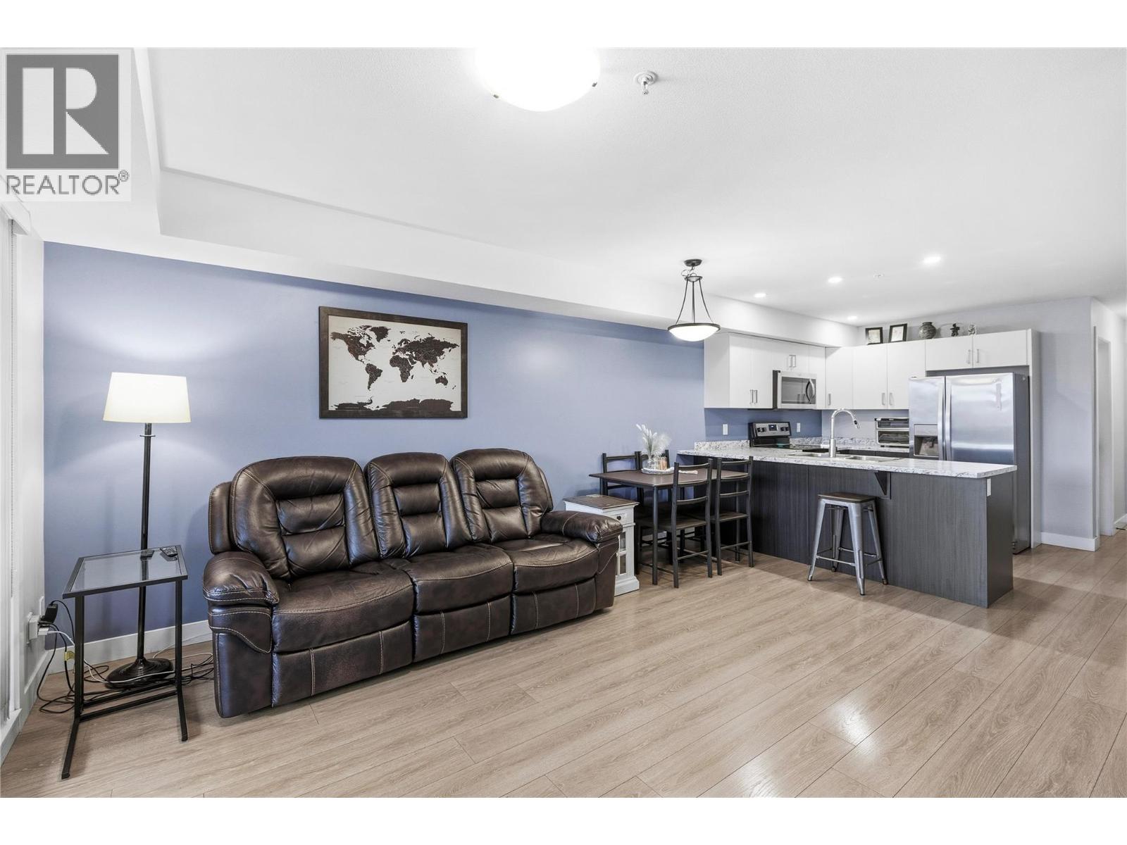 #321 5170 DALLAS DRIVE - 32