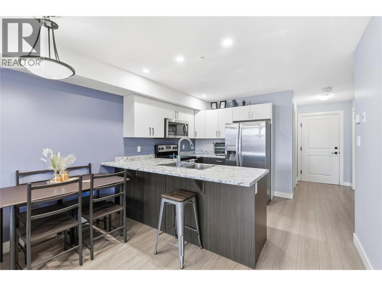 #321 5170 DALLAS DRIVE - 33