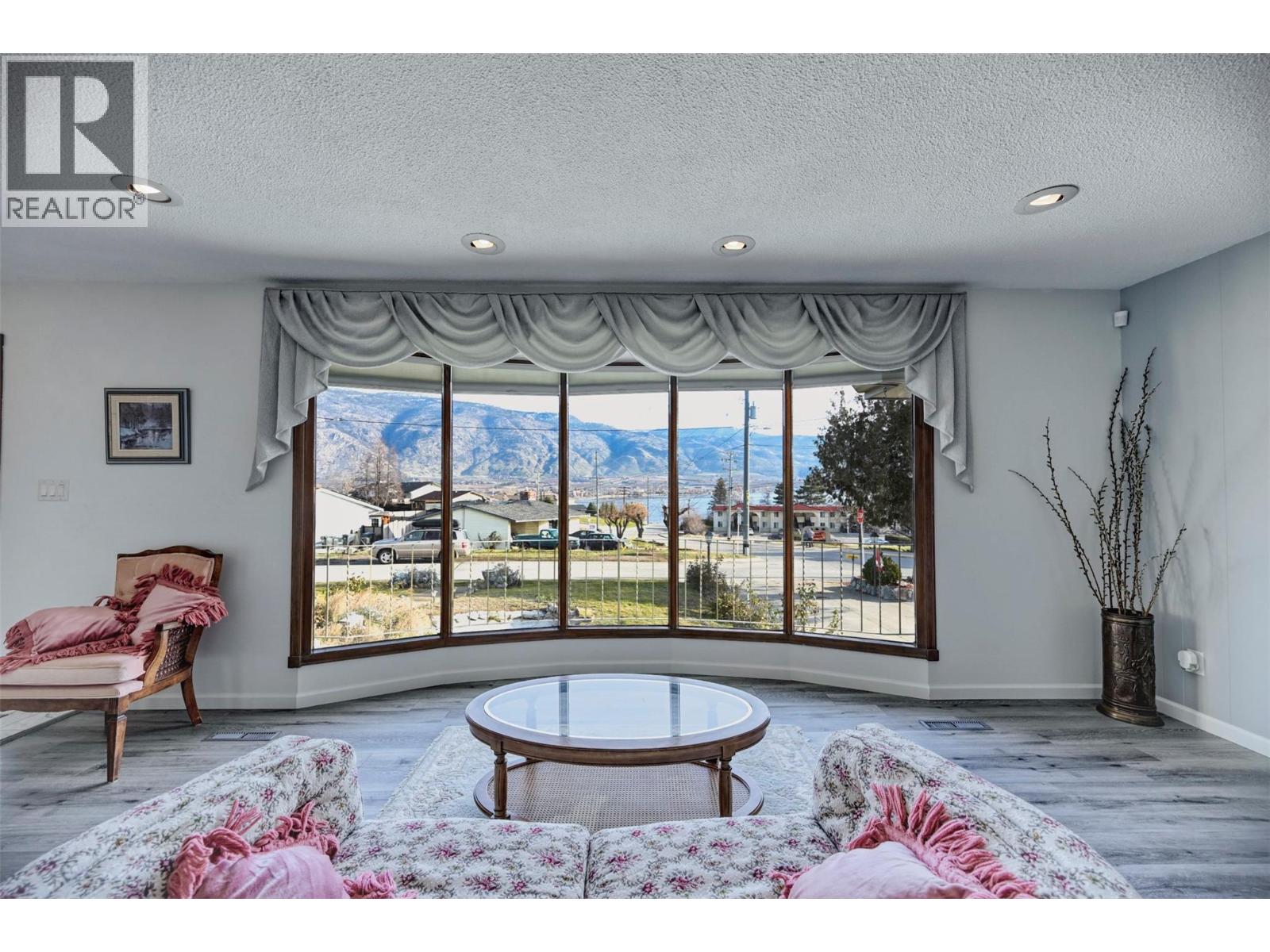 2 Quail Place, Osoyoos