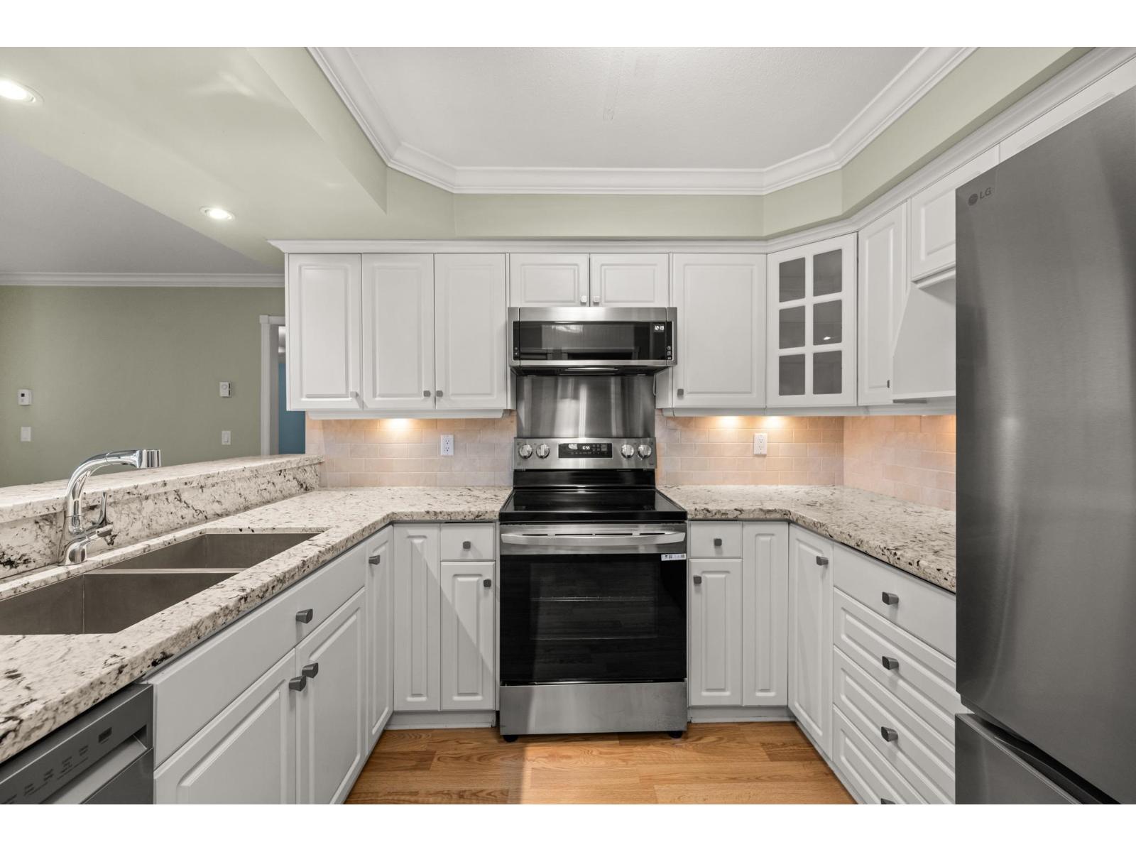 309 328 ESPLANADE AVENUE, Harrison Hot Springs, Harrison Hot Springs