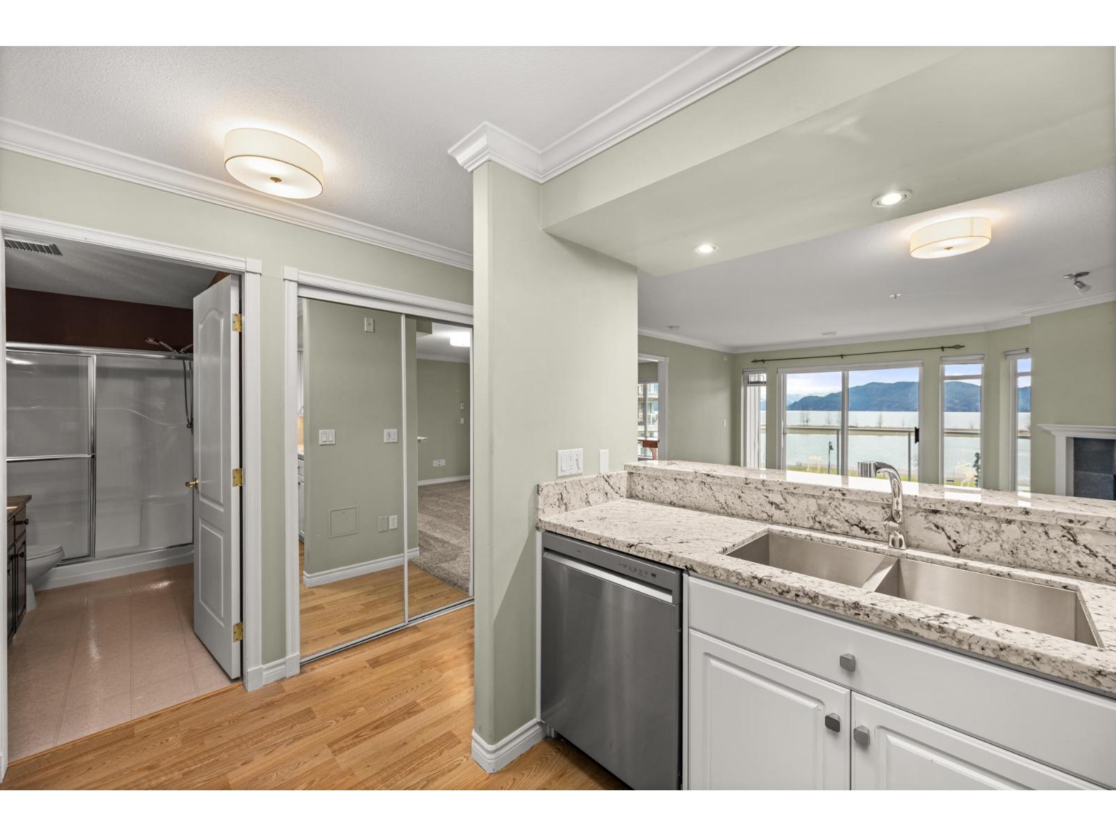 309 328 ESPLANADE AVENUE, Harrison Hot Springs, Harrison Hot Springs