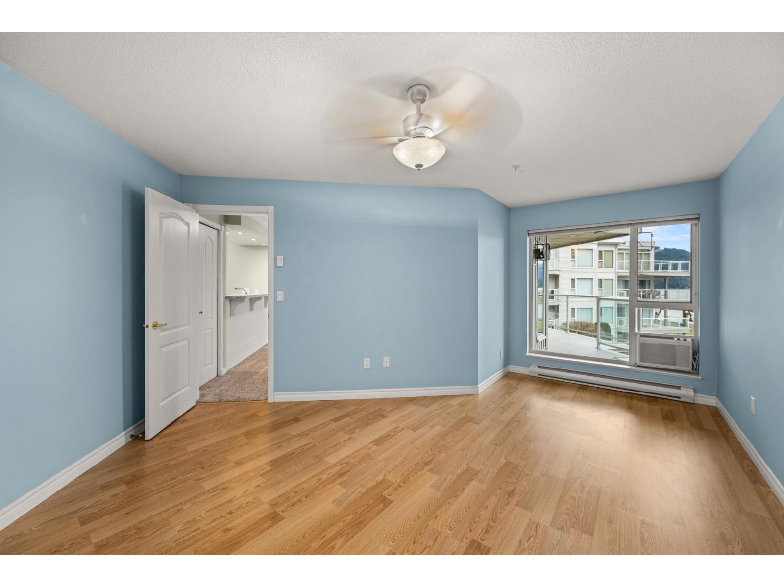 309 328 ESPLANADE AVENUE, Harrison Hot Springs, Harrison Hot Springs